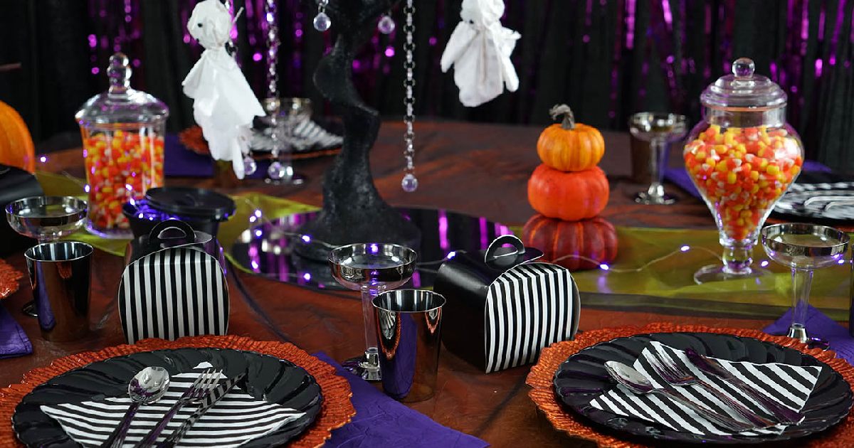 Kids’ Halloween Party Table Decor