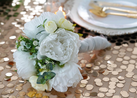gold and white table decorations
