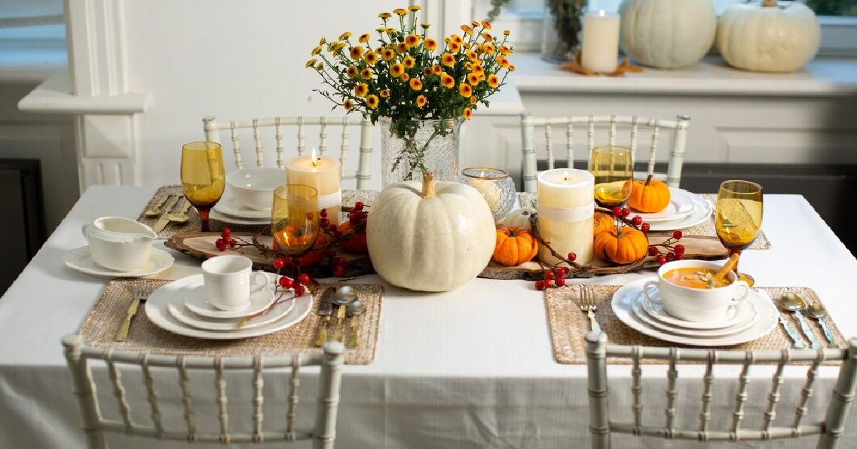 Modern Thanksgiving Setting