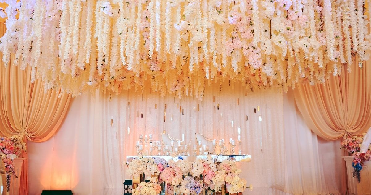 Selecting The Ideal Ceremony Backdrop