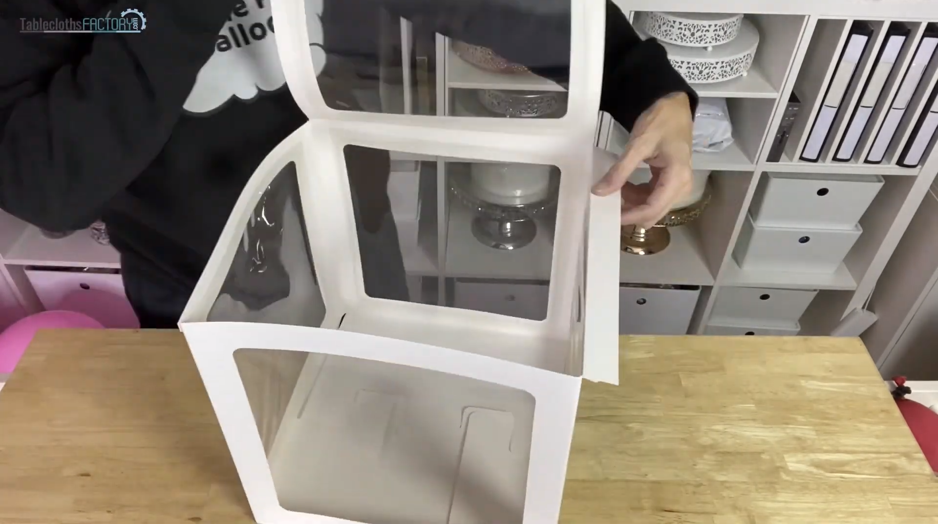 Assembling a white transparent display box
