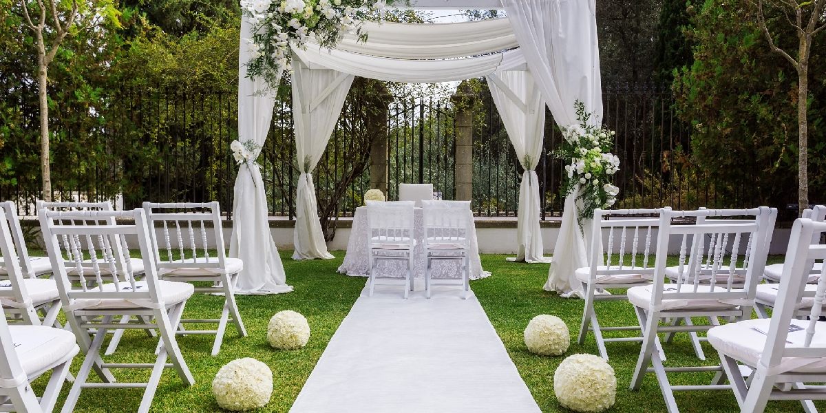 Wedding aisle decor