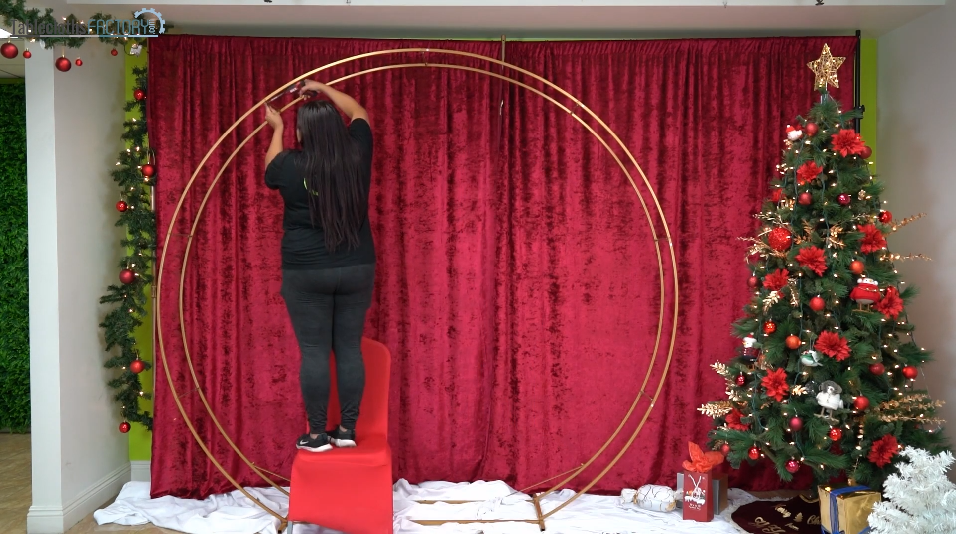 Assembling the double hoop backdrop stand