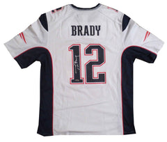 Tom Brady a dédicacé le maillot des Patriots de la Nouvelle-Angleterre