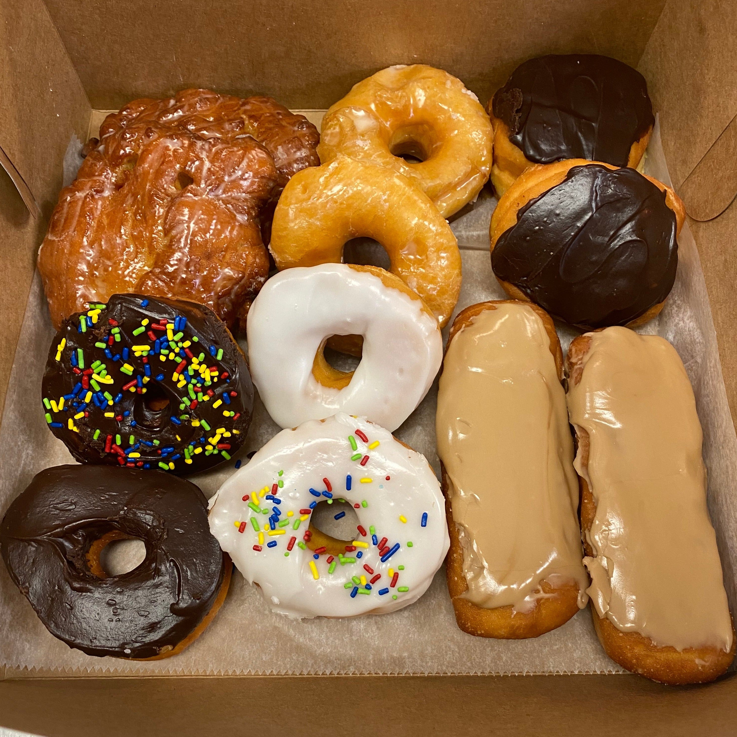 Bakers Selection Dozen Donut Box Take Home Package Dorothy Ann