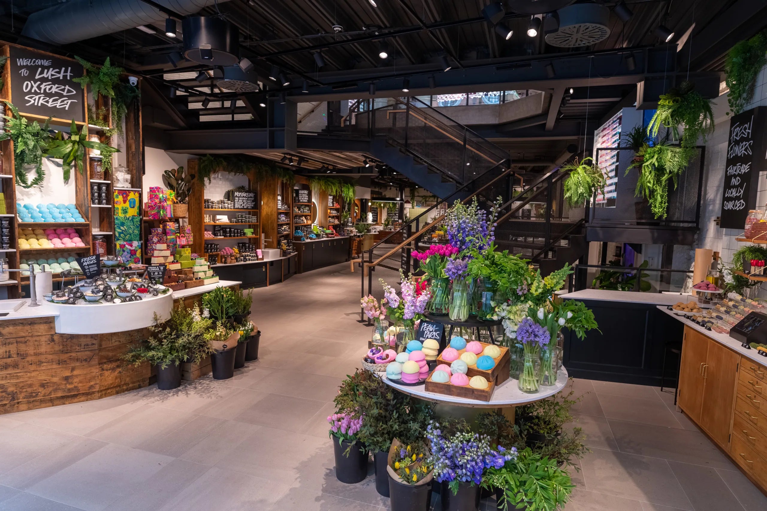 A photo of Lush’s retail storefront.