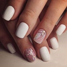 White Feather Short Nail Designs