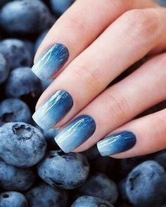 Blueberry Gradient Spring Nail Art