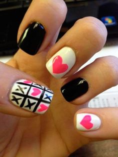 Tic-Tac-Toe Valentine’s Nail Art Idea
