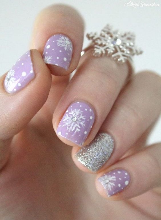 45 Christmas Nail Designs - Simple Christmas Nail Art Ideas