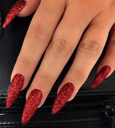   Glitter Red Nail Design