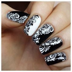 Pattern black and white nail design