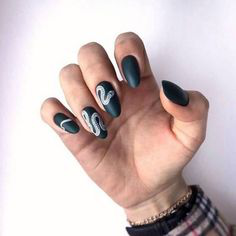 Snake Matte Nail Design