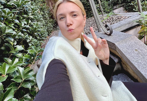Marta Scarampi taking a selfie wearing a gauguin giulia crema cape