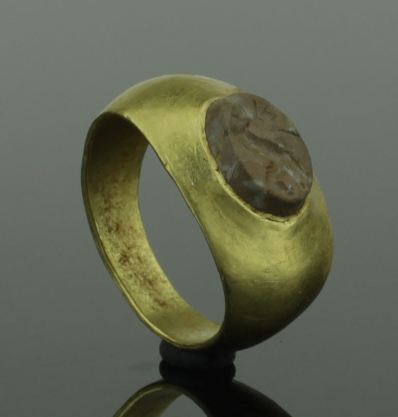 ANCIENT ROMAN GOLD INTAGLIO RING WITH HIPPOCAMPUS - 2nd Century AD ...