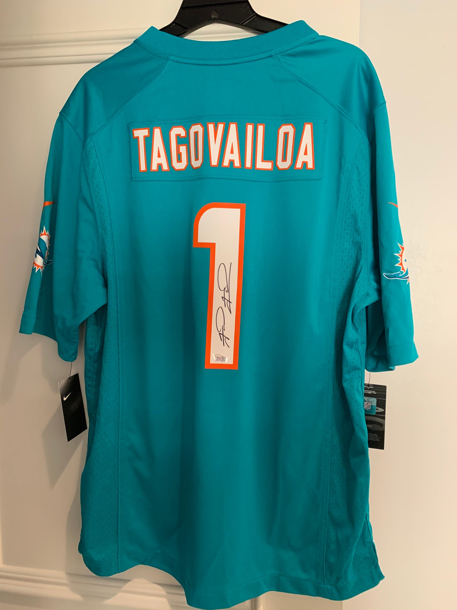 signed tua tagovailoa jersey