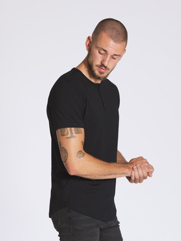 AO Curve-Hem Tee – Luxe Leisure