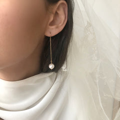 Leoni & Vonk gold pearl ear thread earrings