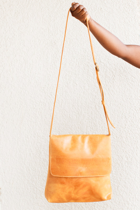 Tan Leather Bucket Bag | Umbrella Collective