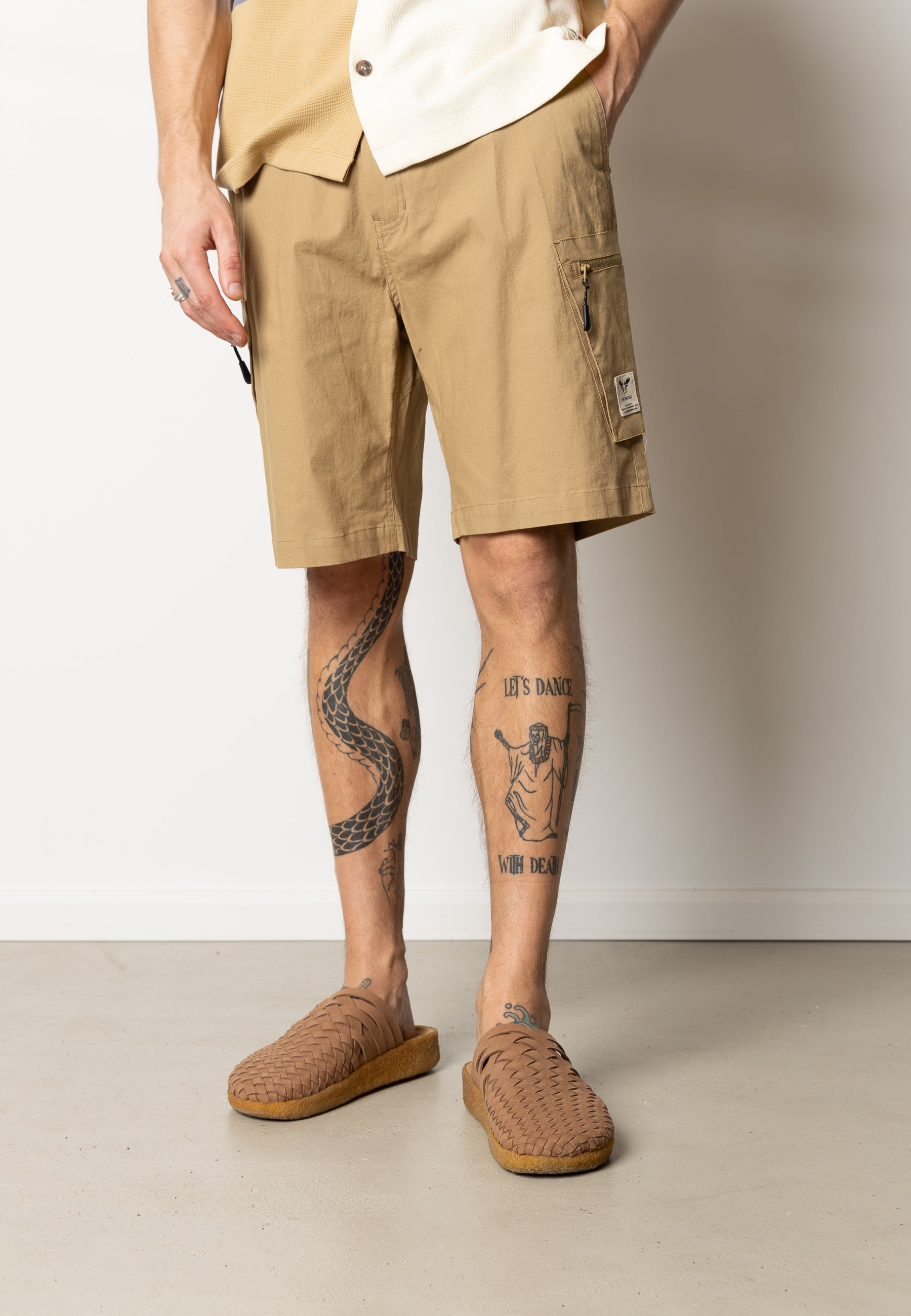 Billede af PAVEMENT RIPSTOP CARGO SHORTS - Dark Khaki hos Fat Moose