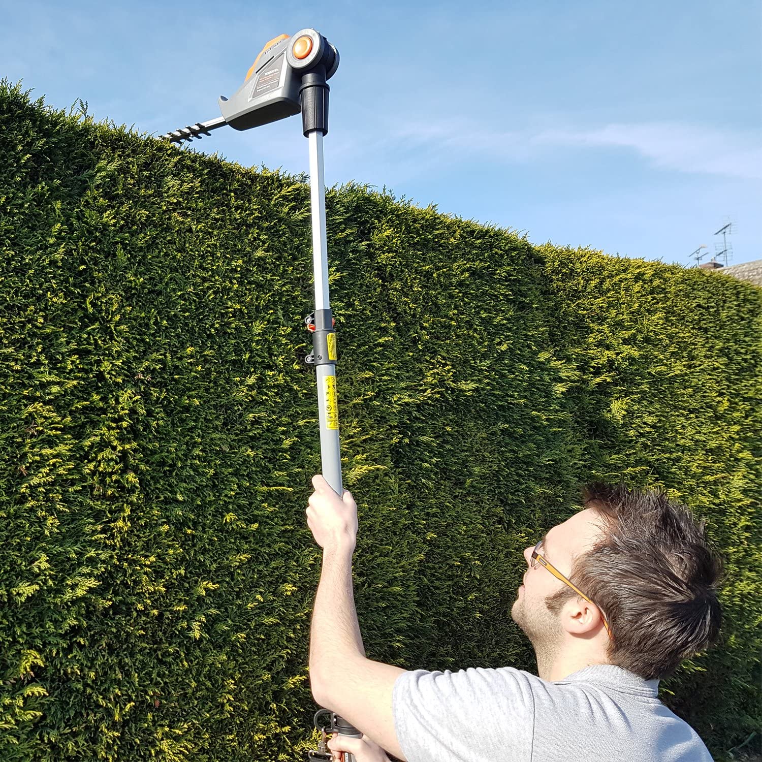 terratek long reach cordless electric hedge trimmer