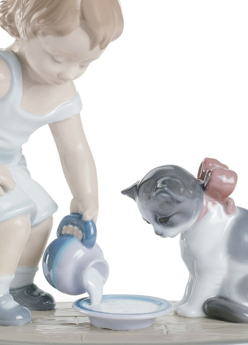 Blossoms for The Kitten Cat Figurine - Lladro-Europe