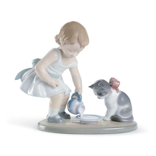 Dreamy Kitten Cat Figurine