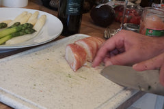 Prosciutto Sushi aufschneiden