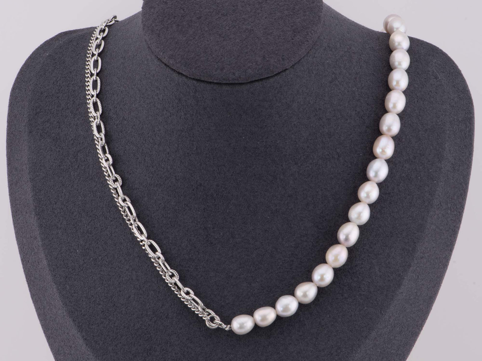 Small Pearl and Silver Bead Necklace Gender Neutral Style P1075