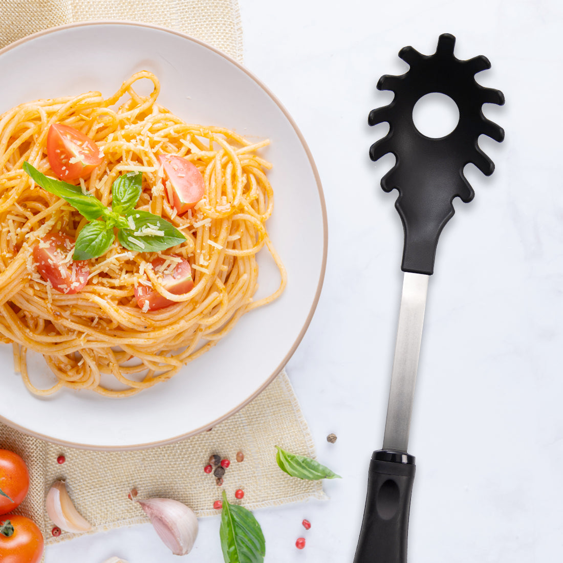 https://cdn.shopify.com/s/files/1/1842/3947/products/pasta-server-W966-a_1600x.jpg?v=1657208759