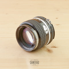 Nikon AiS 85mm f/2 Avg