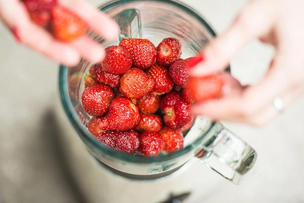 strawberries in the blender