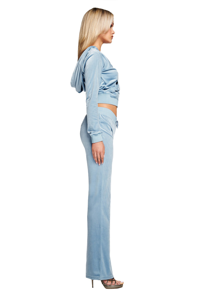 KAMERON VELOUR TRACKPANT - BABY BLUE