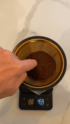 make well in coffee grounds for pour over