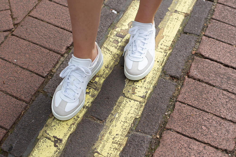 Cleaning white shoes & trainers to get rid of dirt and stubborn stains.