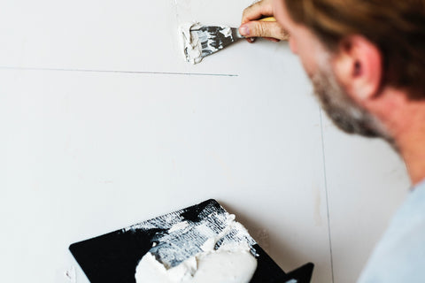 Painting a Wall - Redecoration a home