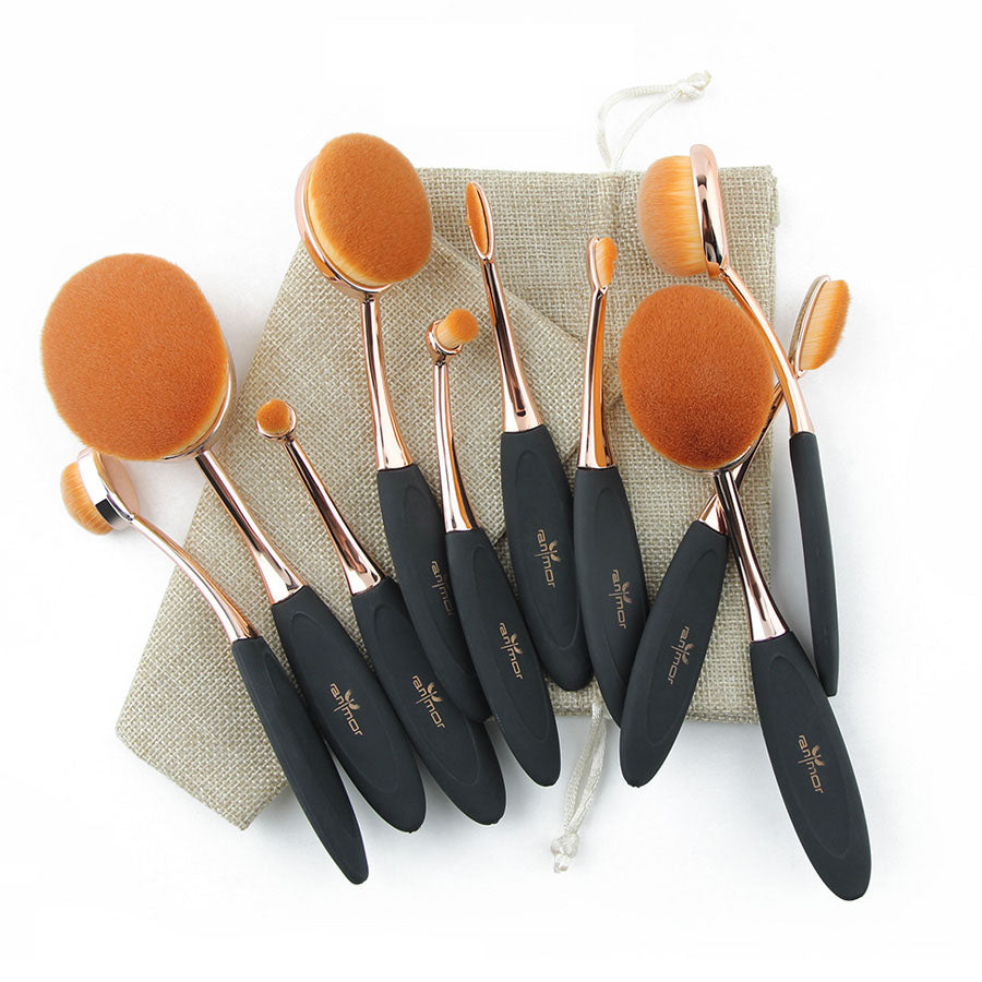 oval cosmetic brushes