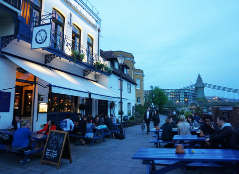 thames & pub