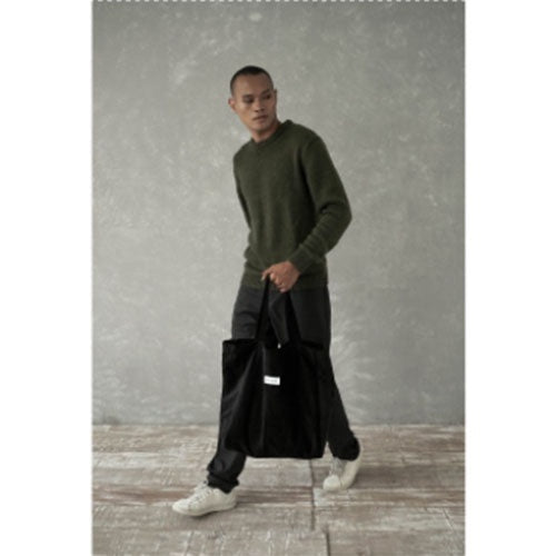
            
                Load image into Gallery viewer, Corduroy Tote Bag Black
            
        