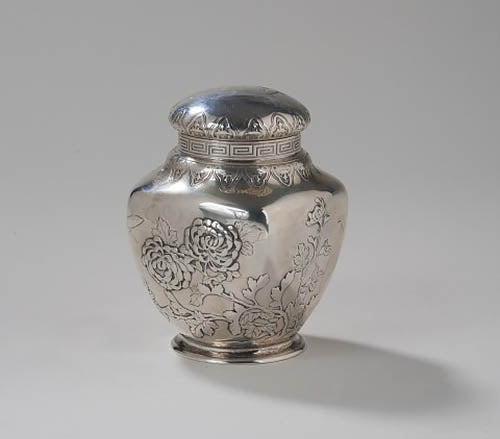 Japanese Work Sample tea caddy numbered 8732, 1897–1898. Silver; height 4 ¾ inches. Photograph courtesy of Northeast Auctions.