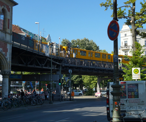 Berlin yellow underground train U-Bahn riut riutbag