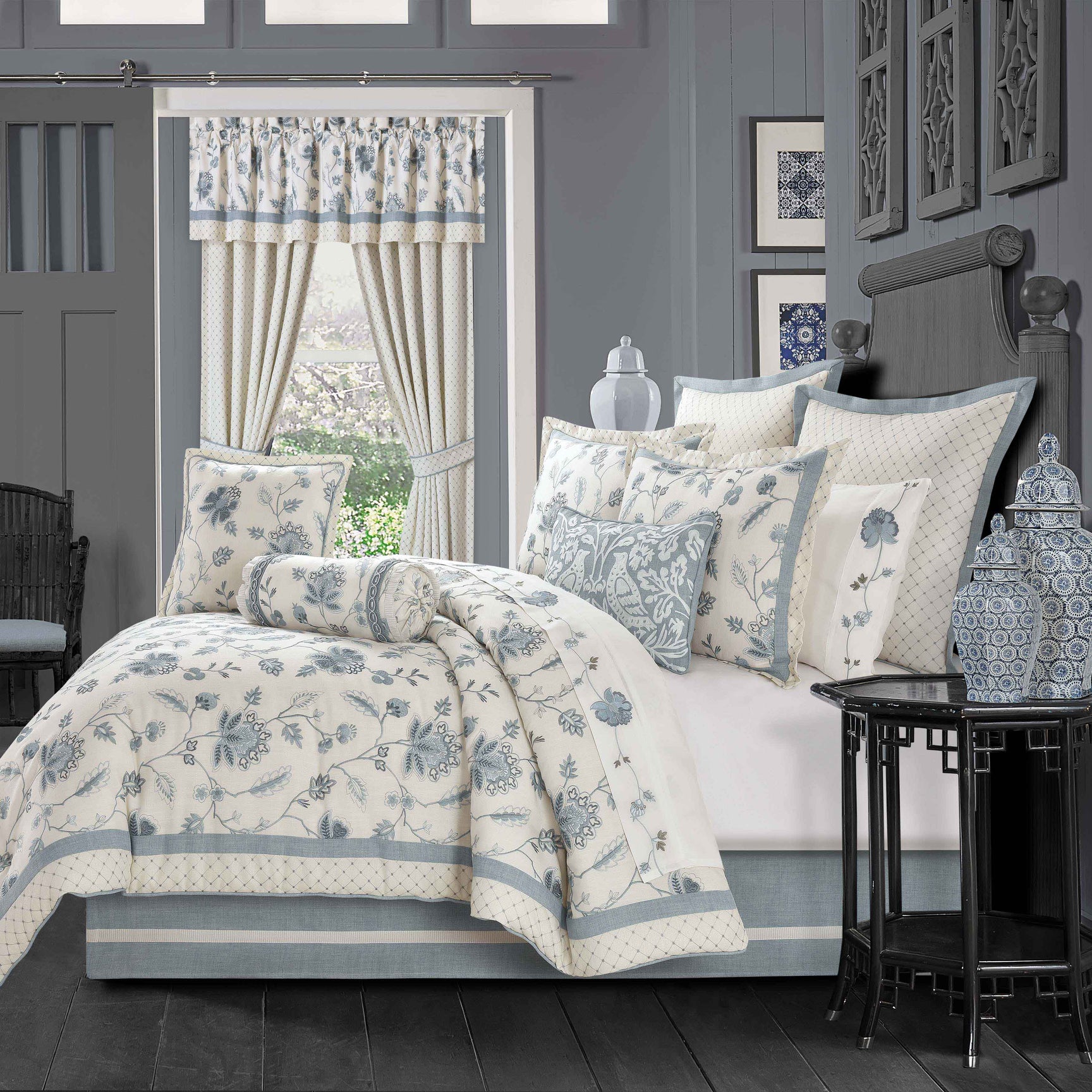 BlueGarden4 PieceComforterSet 1 1728x ?v=1649235555