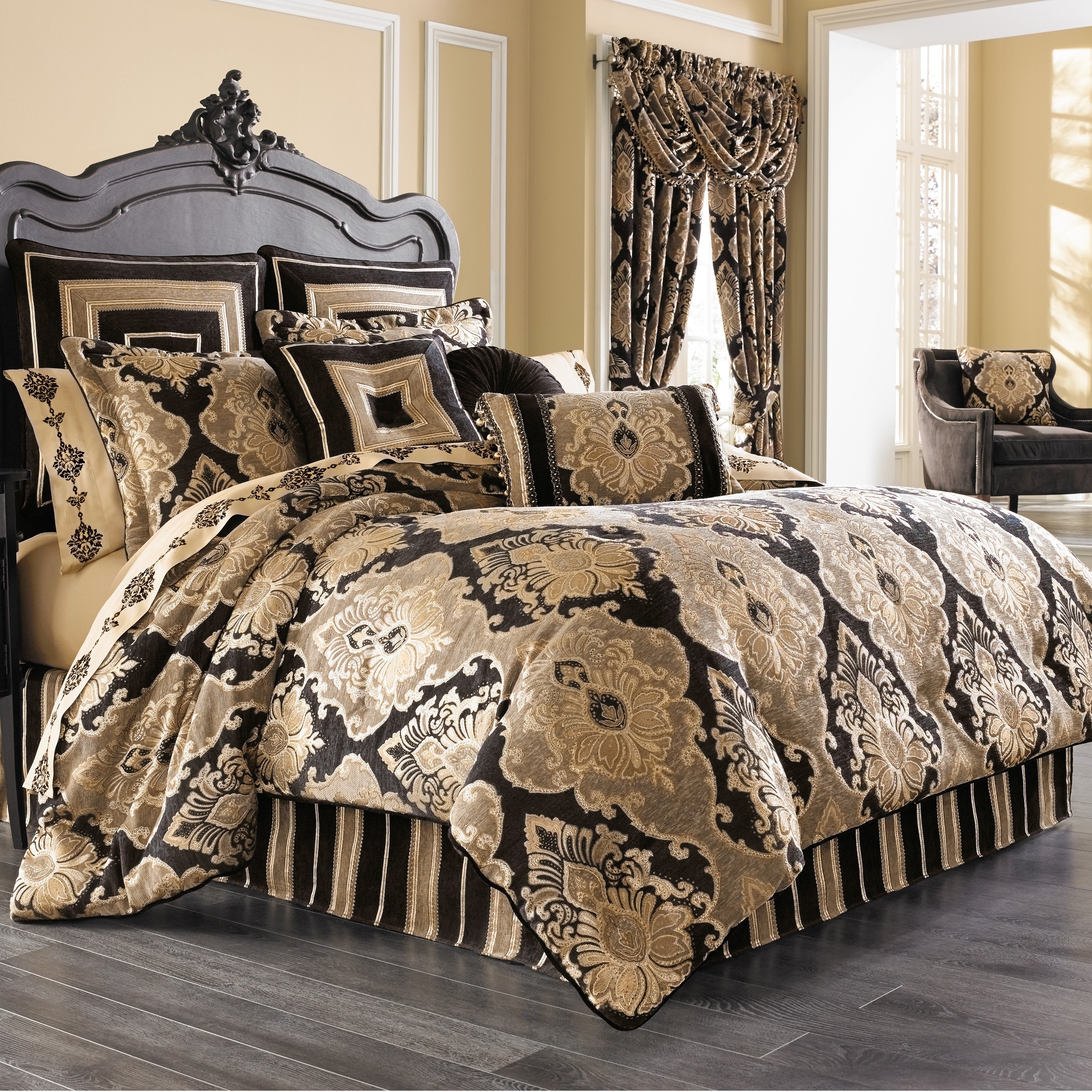 Bradshaw Black 4-Piece Comforter Set – Latest Bedding