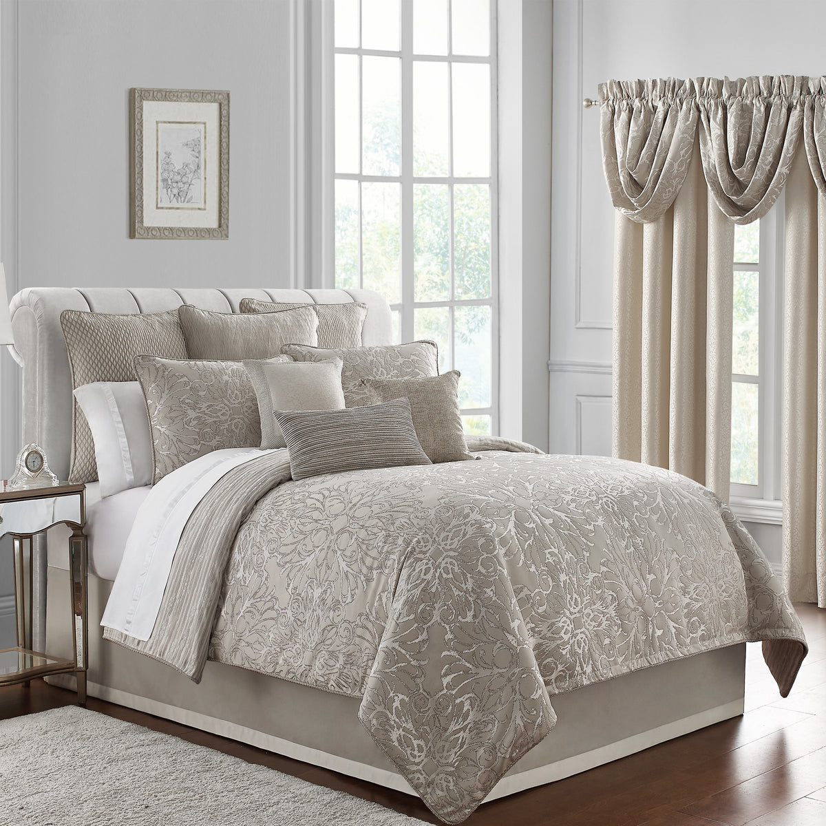 Arianna Champagne 4-Piece Reversible Comforter Set – Latest Bedding