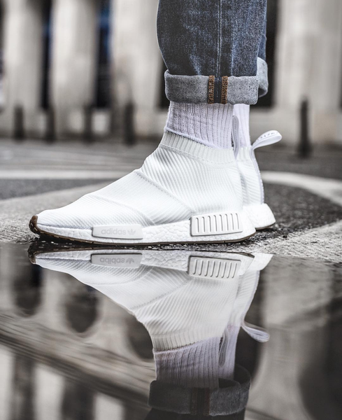 white-nmd-city-socks