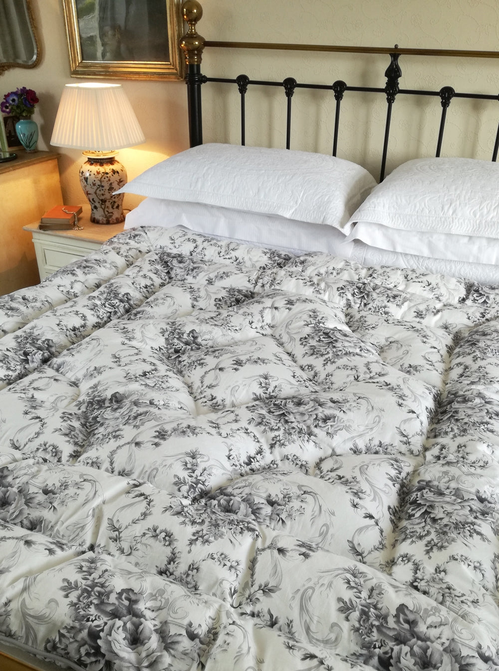 Grey White Floral Double Eiderdown IN STOCK – Dearest Violet Eiderdowns