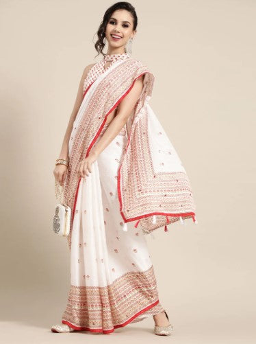 Ethnic Motifs with Sleek Border Saree