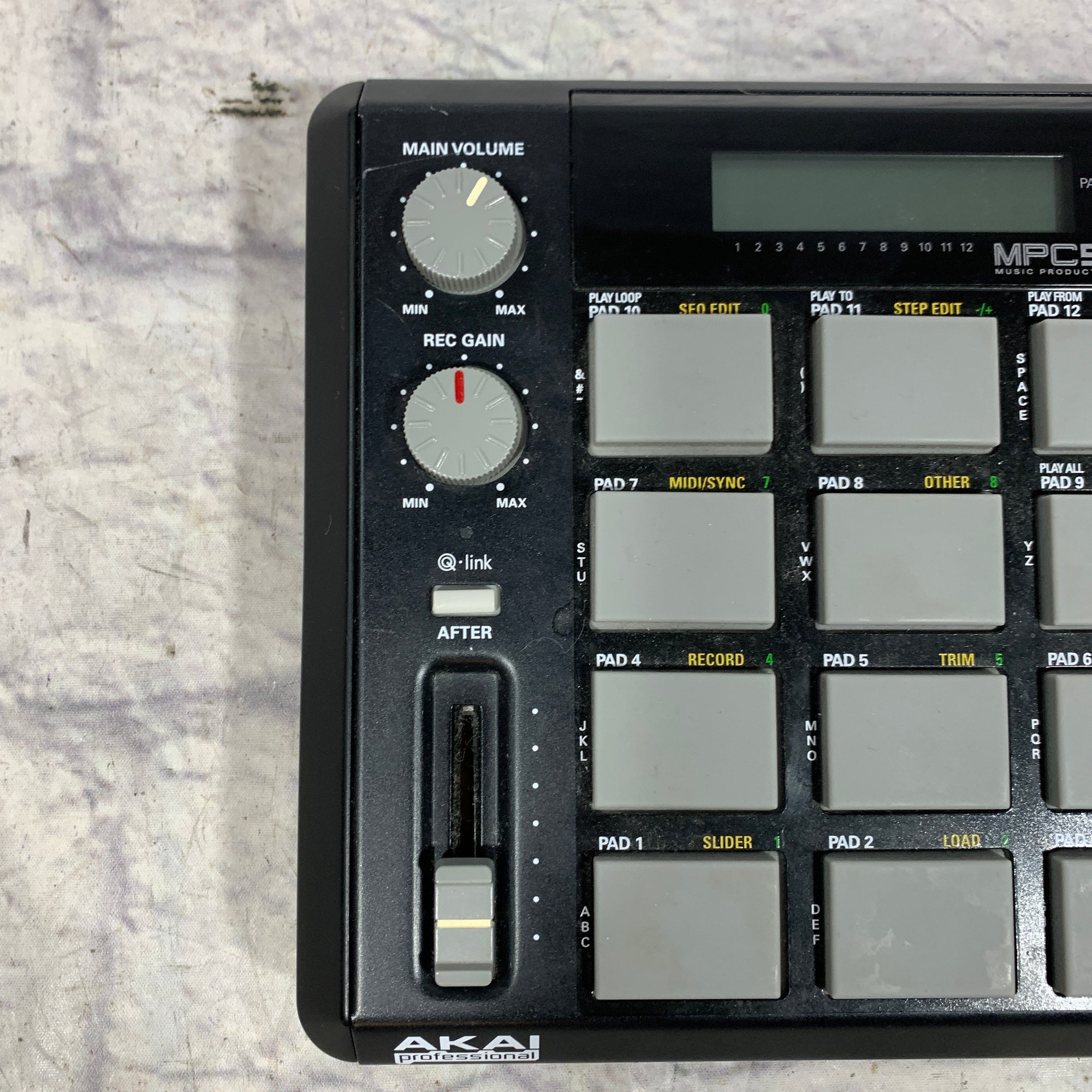 時間指定不可】 アカイ サンプラー AKAI PROFESSIONAL MPC500 kead.al