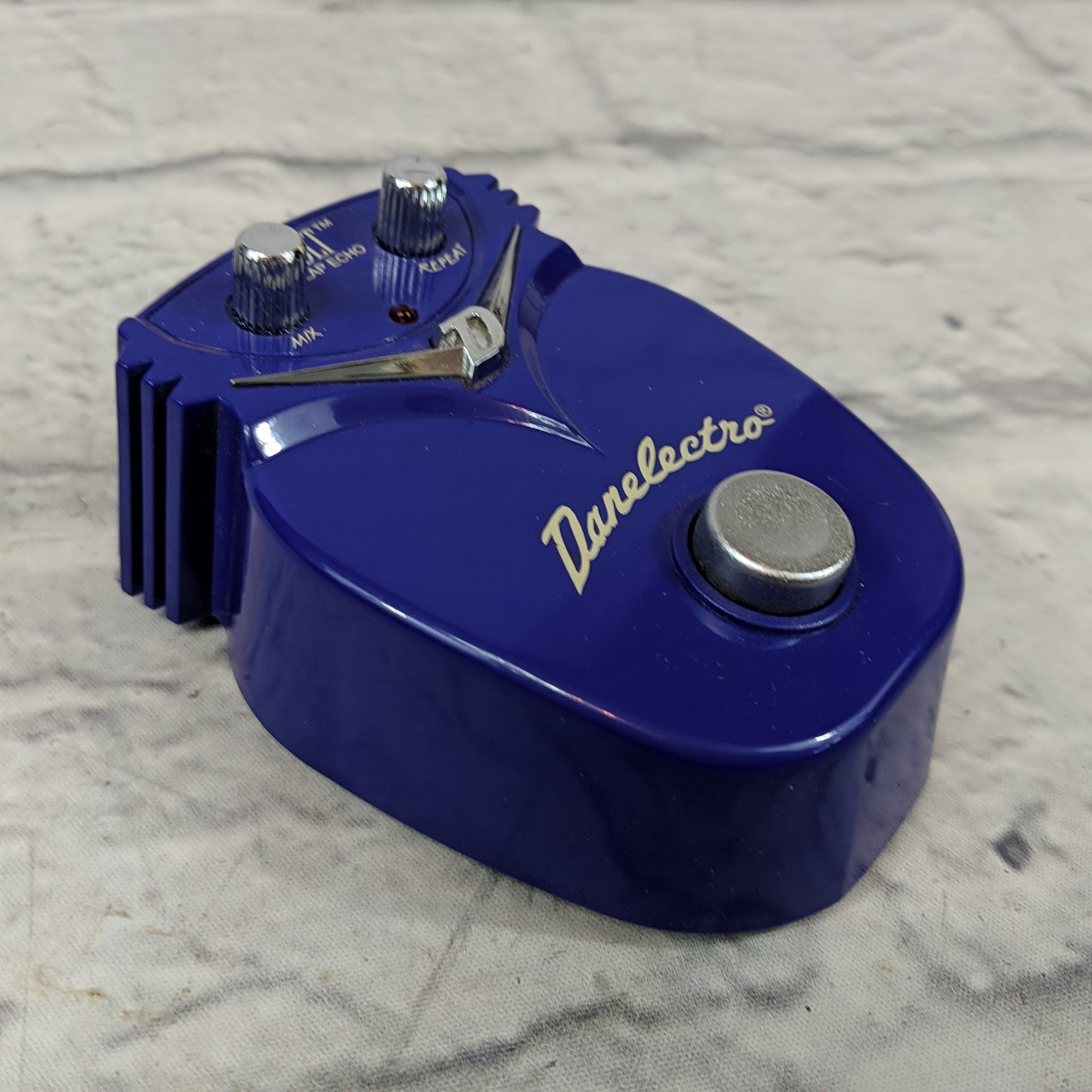 danelectro blt slap echo pedal