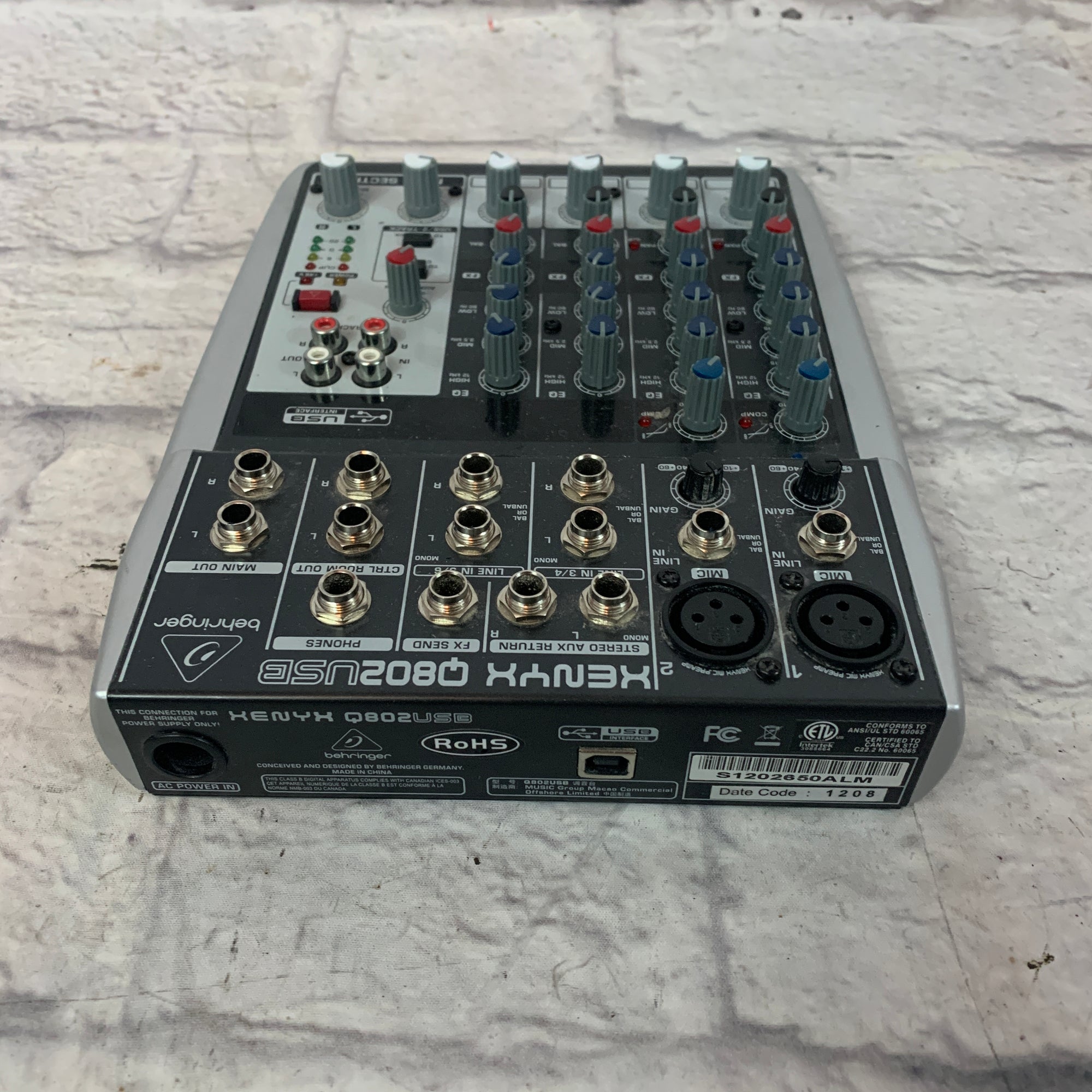 behringer xenyx q802usb mixer